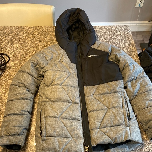 Boys Columbia winter jacket - Picture 1 of 3